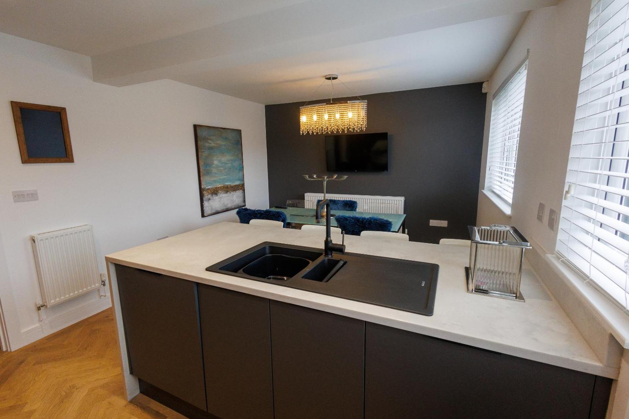Uber Stylish 3 Bedroom Home Off Road Parking Near Town Centre And Bike Park Wales Merthyr Tydfil Exterior photo