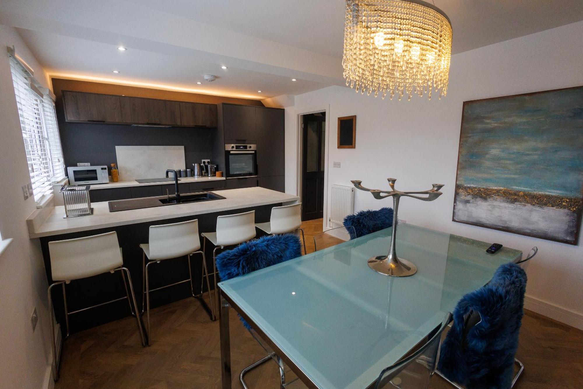 Uber Stylish 3 Bedroom Home Off Road Parking Near Town Centre And Bike Park Wales Merthyr Tydfil Exterior photo