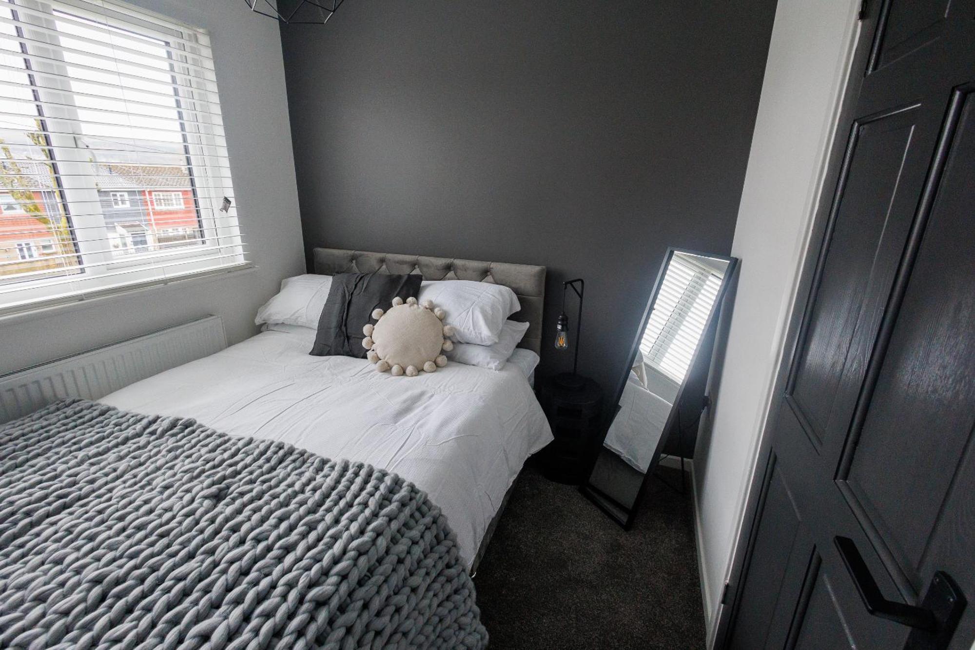 Uber Stylish 3 Bedroom Home Off Road Parking Near Town Centre And Bike Park Wales Merthyr Tydfil Exterior photo