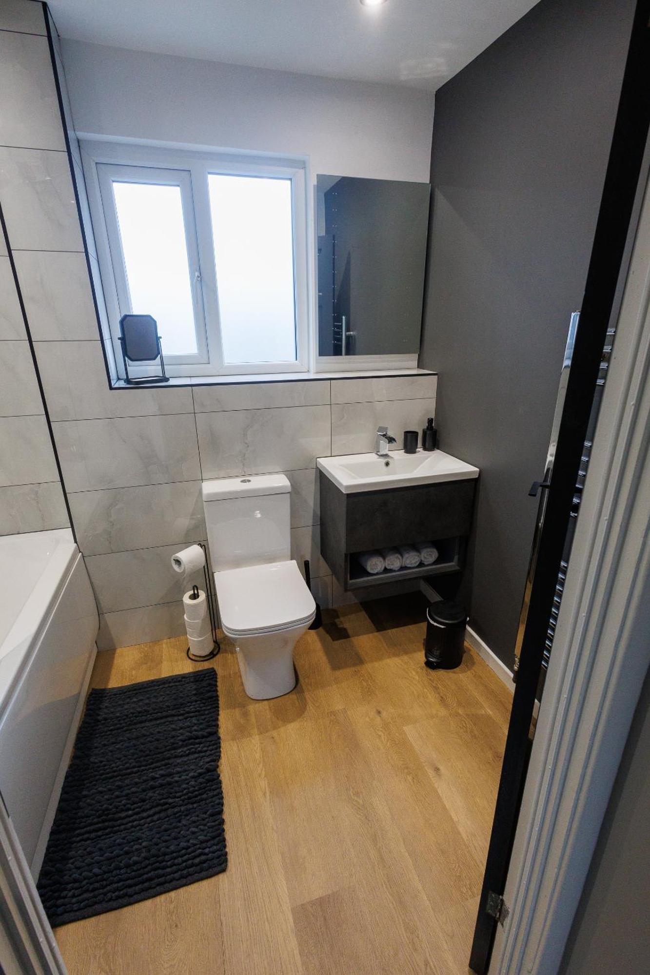 Uber Stylish 3 Bedroom Home Off Road Parking Near Town Centre And Bike Park Wales Merthyr Tydfil Exterior photo