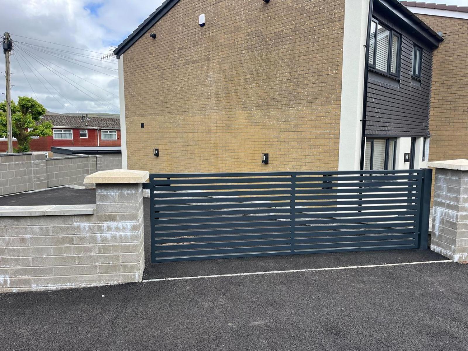 Uber Stylish 3 Bedroom Home Off Road Parking Near Town Centre And Bike Park Wales Merthyr Tydfil Exterior photo