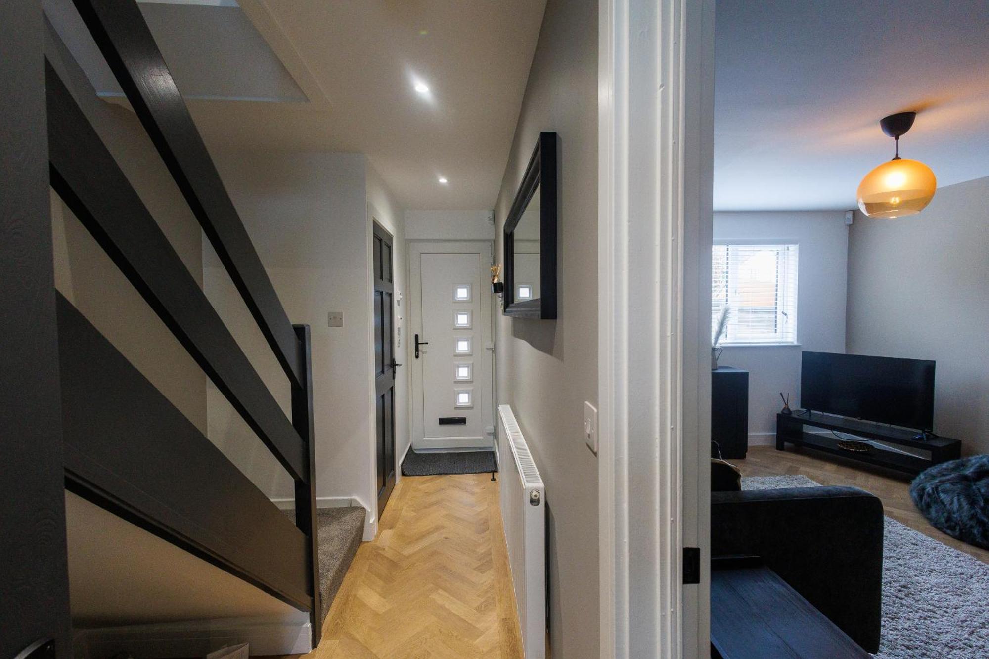 Uber Stylish 3 Bedroom Home Off Road Parking Near Town Centre And Bike Park Wales Merthyr Tydfil Exterior photo